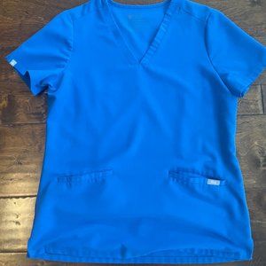 FIGS Casma Three Pocket Scrub Top
